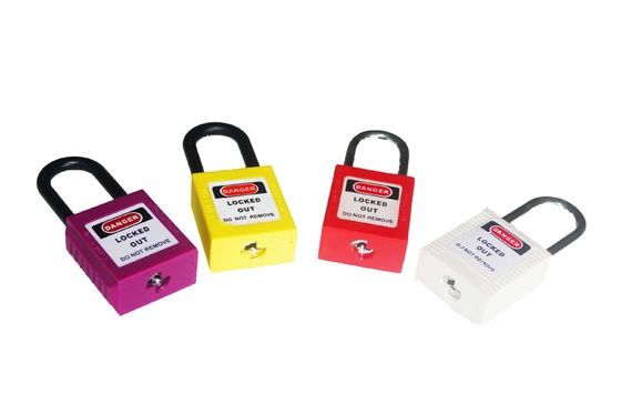 le corps 8 de PA de cadenas de lock-out de la sécurité 81g colore le dispositif d'accrochage en nylon de short de 38 millimètres