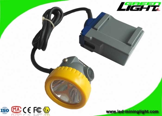 La poutre élevée menée rechargeable du phare 15000lux de charbon a attaché la batterie de la lampe de chapeau 6.6Ah