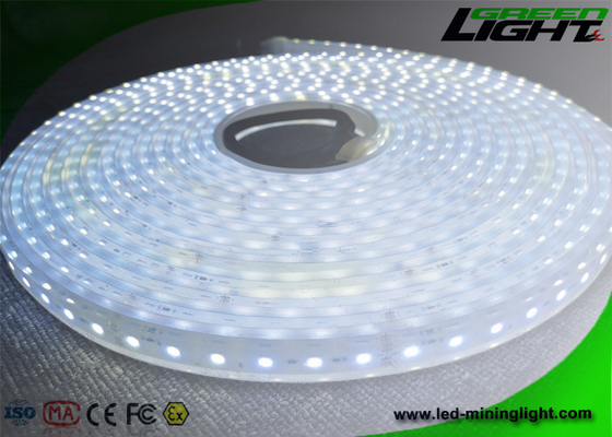 Tension de matériel de Sillicone de lumen de lumières de bande de Cree Chip LED/contrôle élevés flexibles de Temp